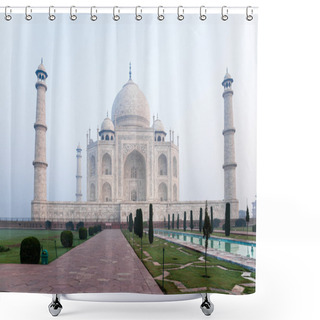 Personality  Taj Mahal A White Marble Mausoleum Shower Curtains
