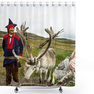 Personality  Deer And Reindeer Breeder Shower Curtains