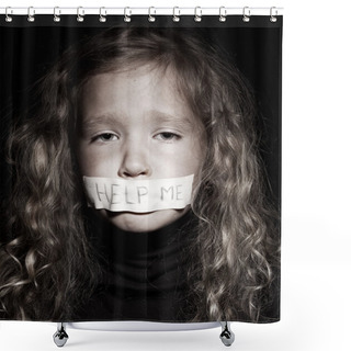 Personality  Little Girl Begging For Help Shower Curtains