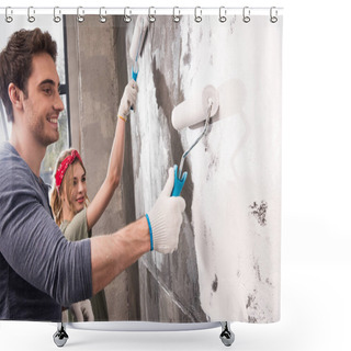 Personality  Couple Painting Wall Shower Curtains