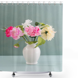 Personality  Crepe Paper Flower Bouquet Shower Curtains