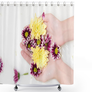Personality  Chrysanthemum Flowers Shower Curtains