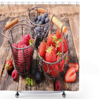 Personality  Fresh Assorted Berries Shower Curtains