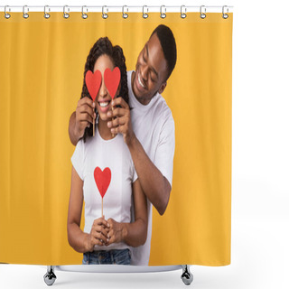 Personality  Black Husband Covering Wifes Eyes With Hearts Over Yellow Background Shower Curtains