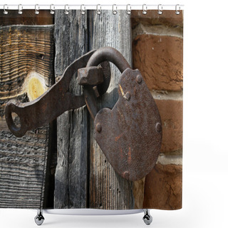Personality  Old Padlock Shower Curtains