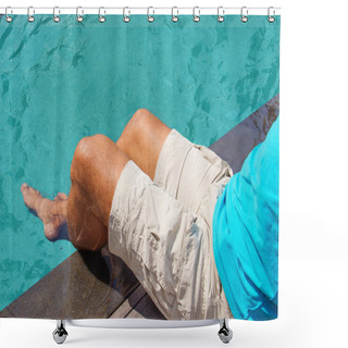 Personality  Men's Feet In The Turquoise Water Shower Curtains