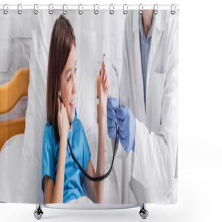 Personality  Doctor Showing Stethoscope To Cheerful Girl In Hospital Bed, Banner Shower Curtains