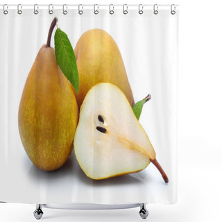 Personality  Yellow Sliced Pears With Green Leaf Isolated On White Background Shower Curtains