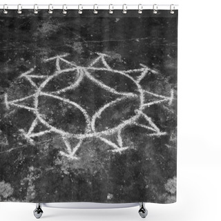 Personality  Voodoo Circle Shower Curtains