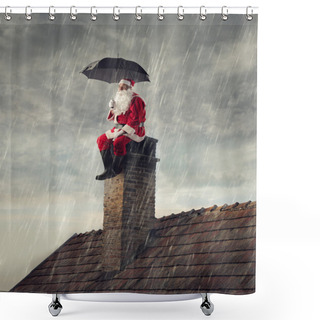Personality  A Rainy Night Shower Curtains