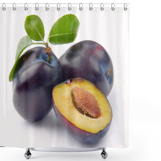Personality  Plum And Leaves Shower Curtains