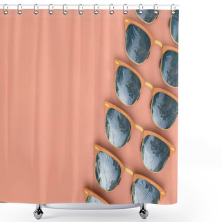 Personality  Summer Sunglasses With Tropical Palm Tree Reflections. 3D Rendering Shower Curtains