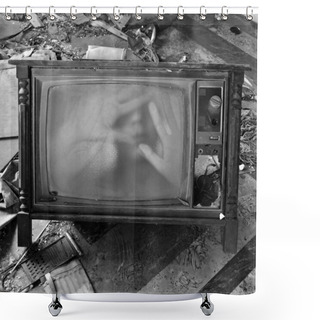 Personality  Ghostly Figure On Vintage Tv Set Shower Curtains