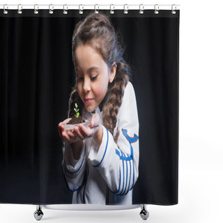 Personality  Girl Astronaut Holding Plant Shower Curtains