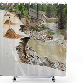 Personality  Flood Damage Shower Curtains