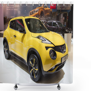 Personality  Nissan Juke Car Shower Curtains
