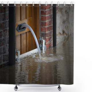 Personality  Flood Water Shower Curtains