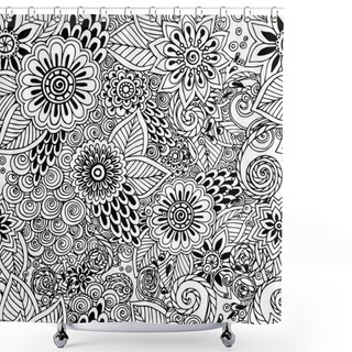 Personality  Seamless  Floral Doodle Black And White Background Pattern In Vector. Shower Curtains
