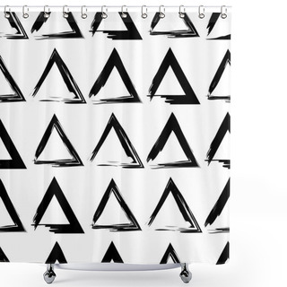 Personality  Seamless Vector Black And White Background Of Hand Drawn Triangles. Lines Textures Of Pen. Textile Rapport. Shower Curtains