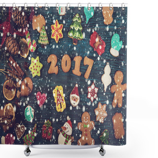Personality  Gingerbreads For New 2017 Years Shower Curtains