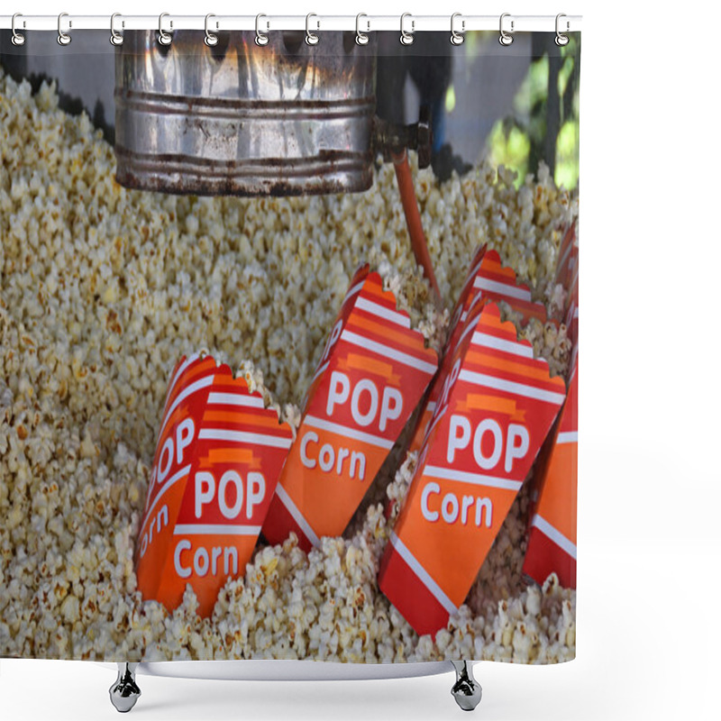 Personality  fresh popcorn antique popper machine shower curtains