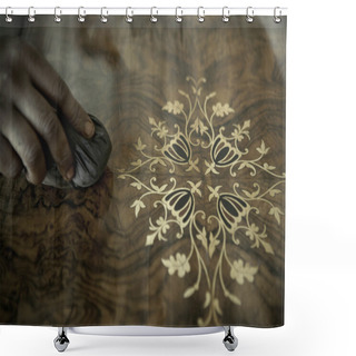 Personality  African Carpenter Polishing Antiques Shower Curtains