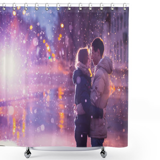 Personality  Snow Lovers Kiss City Shower Curtains